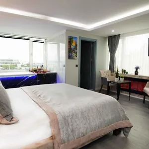 Aura Marina فندق